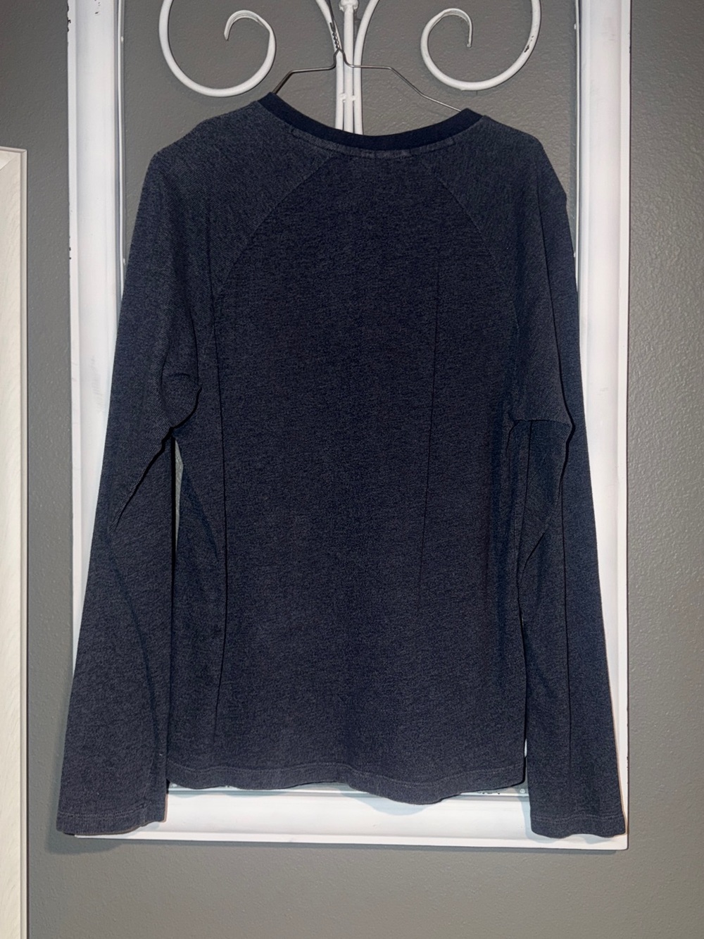 Patagonia Navy Blue Long Sleeve Tee with Multicolor Logo - Picture 3 of 3